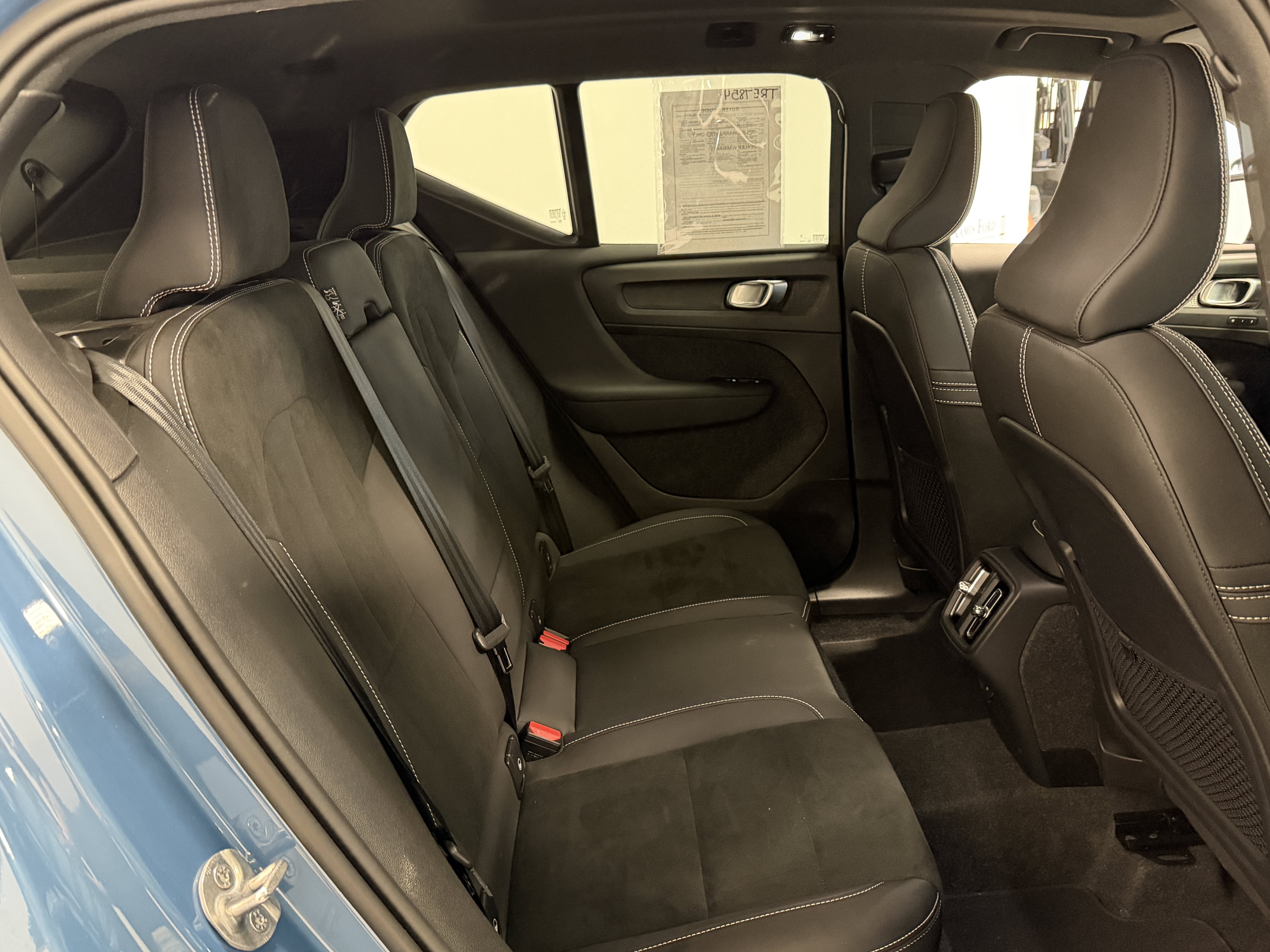 Used 2025 Volvo XC40 B5 Plus AWD/4WD image 20