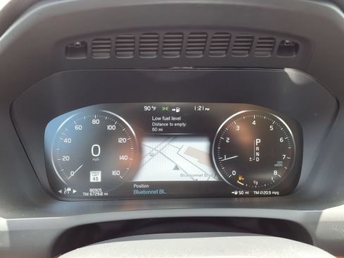 Used 2021 Volvo XC90 T6 Momentum w/ Advanced Package AWD/4WD image 32