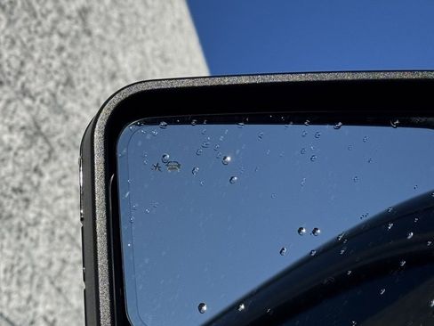 Used 2025 GMC Sierra 2500 AT4 w/ AT4 Premium Plus Package image 17