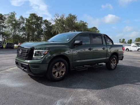 Used 2024 Nissan Titan SV w/ SV Bronze Edition Package RWD image 8