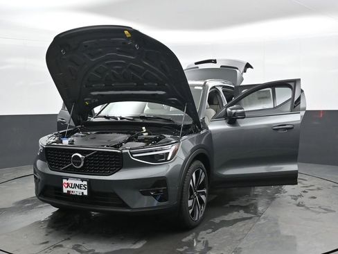 New 2026 Volvo XC40 B5 Ultra w/ Climate Package AWD/4WD image 47