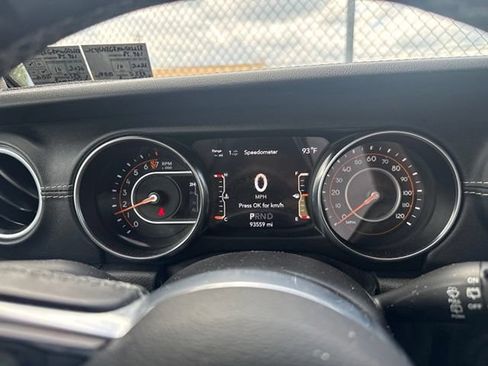 Used 2021 Jeep Wrangler Unlimited Sahara AWD/4WD image 24