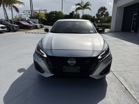 Used 2023 Nissan Altima 2.5 SR FWD image 8