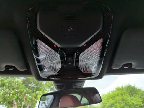 Used 2025 BMW 330i Sedan w/ M Sport Package RWD image 30