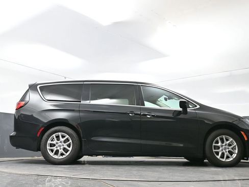 Used 2023 Chrysler Voyager LX FWD image 49