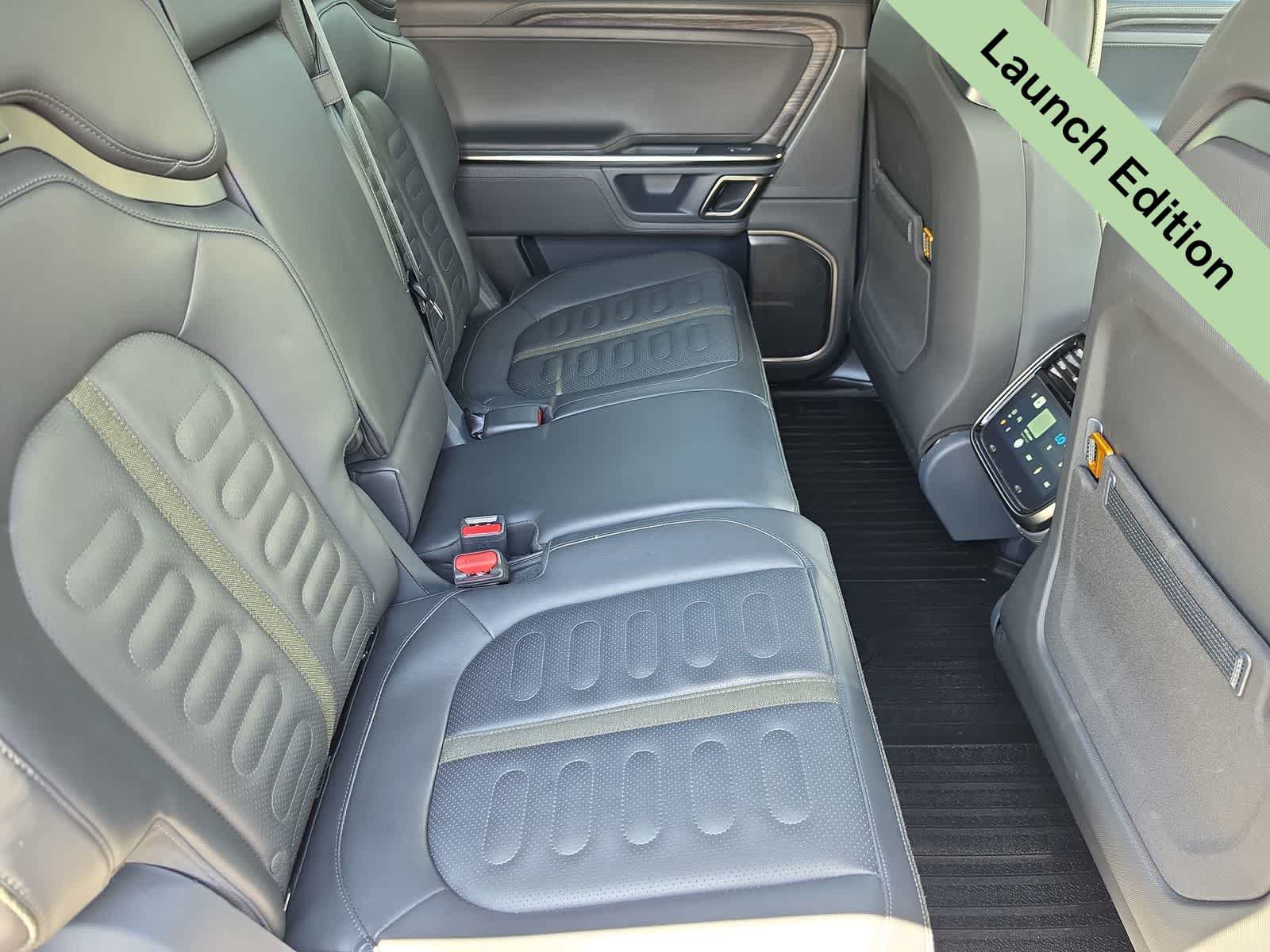 Used 2022 Rivian R1S Launch Edition Quad AWD/4WD image 17