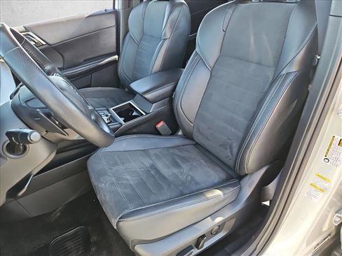 Used 2024 Mitsubishi Outlander SE FWD image 16