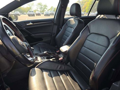 Used 2017 Volkswagen GTI SE FWD image 6