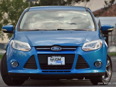 Used 2014 Ford Focus SE w/ SE Sport Package FWD image 3