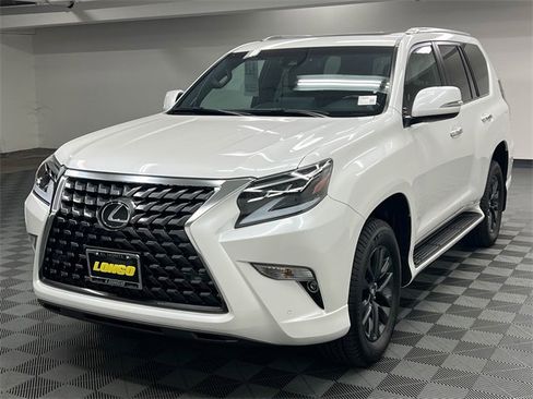 Certified 2023 Lexus GX 460 Premium w/ Premium Package image 2