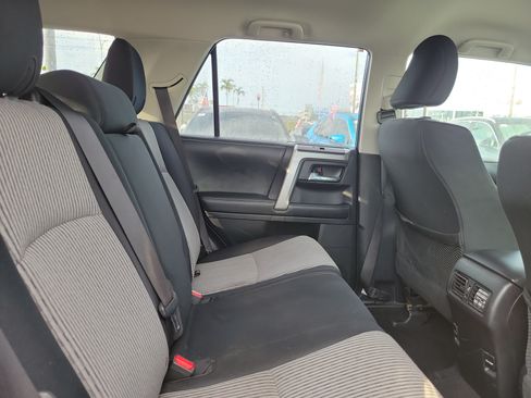 Used 2015 Toyota 4Runner SR5 AWD/4WD image 15