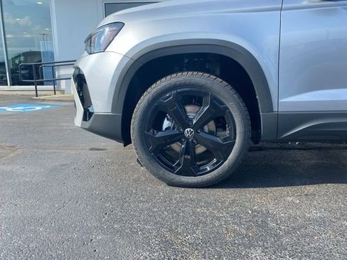 New 2025 Volkswagen Taos SEL AWD/4WD image 22