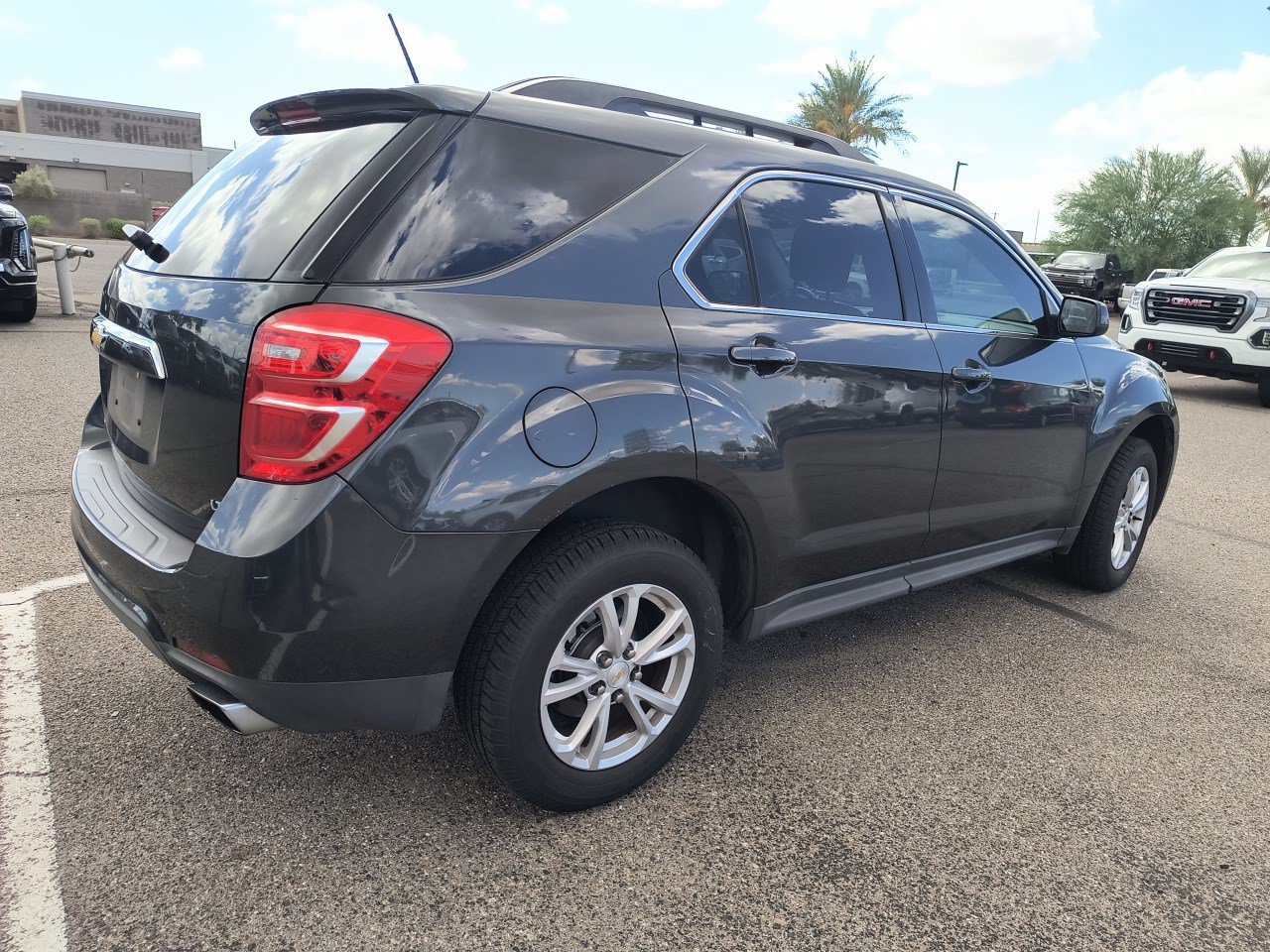 Used 2017 Chevrolet Equinox LT w/ Convenience Package AWD/4WD image 4