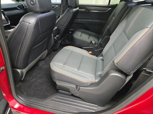 Used 2024 GMC Acadia AT4 image 23