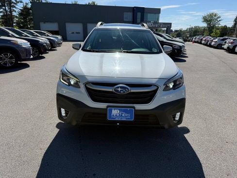 Used 2022 Subaru Outback Premium AWD/4WD image 3