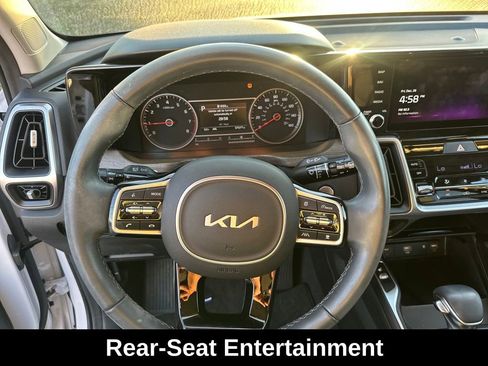 Used 2023 Kia Sorento EX image 10