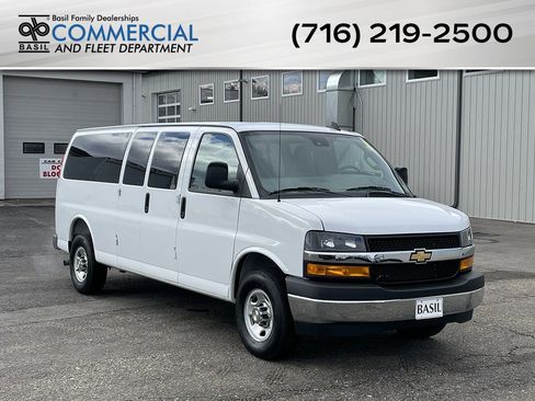 Used 2025 Chevrolet Express 3500 LT w/ LT Preferred Equipment Group RWD image 1