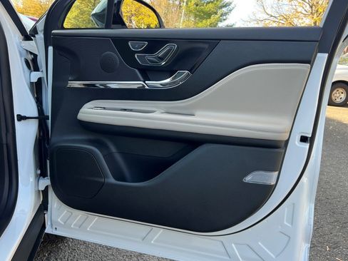 New 2026 Lincoln Corsair Premiere image 7