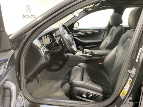 Used 2019 BMW 530e xDrive w/ Convenience Package image 2