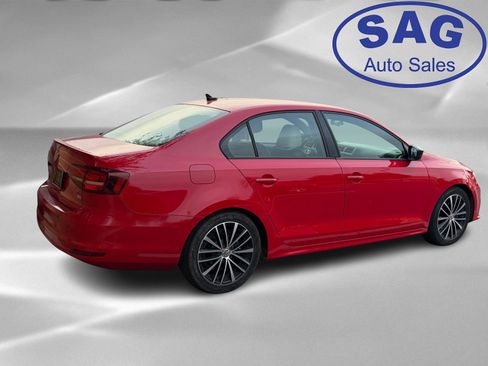 Used 2016 Volkswagen Jetta Sport image 3