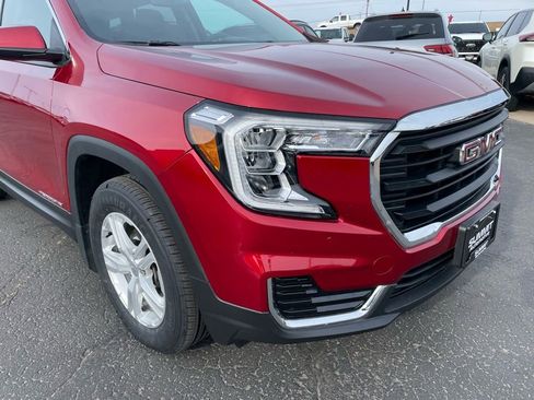 Used 2022 GMC Terrain SLE w/ Driver Convenience Package image 30