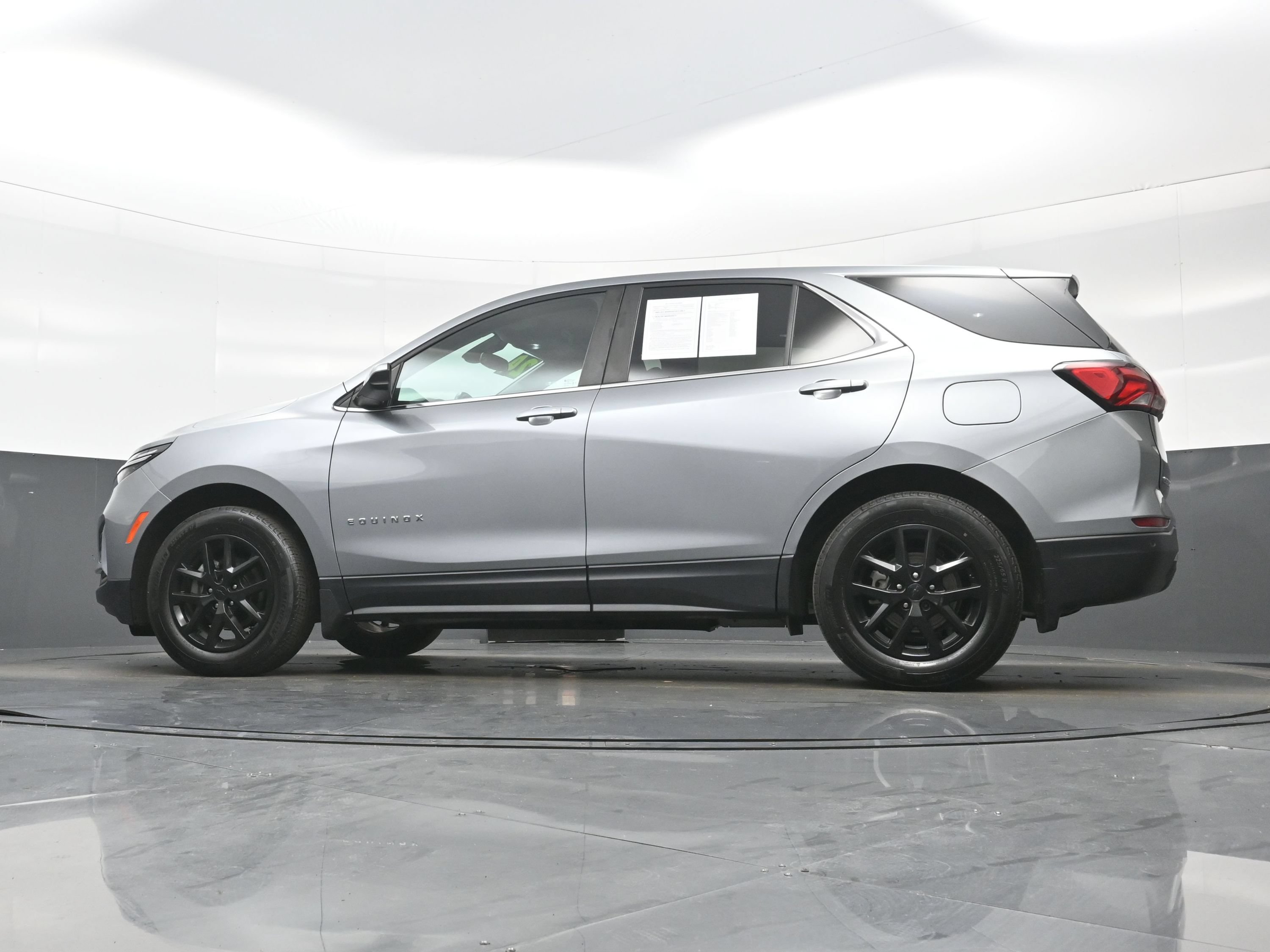 Used 2024 Chevrolet Equinox LT w/ LPO, Floor Liner Package FWD image 27