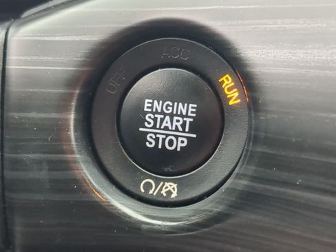 Used 2019 Jeep Grand Cherokee Altitude image 21