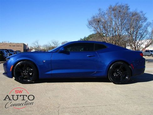 Used 2021 Chevrolet Camaro LT image 4