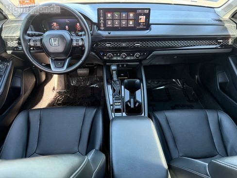 Used 2025 Honda Accord Touring image 28