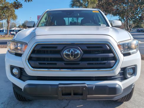 Used 2018 Toyota Tacoma SR5 image 3