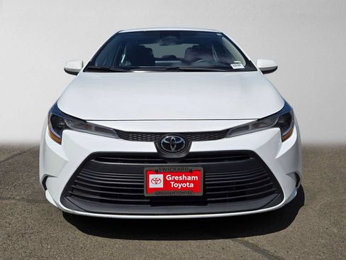 Used 2024 Toyota Corolla LE FWD image 9