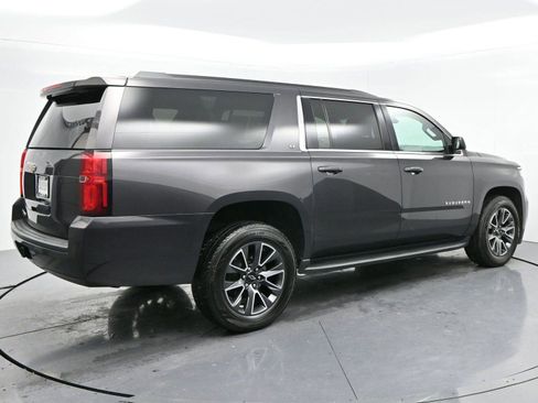 Used 2018 Chevrolet Suburban LT image 7