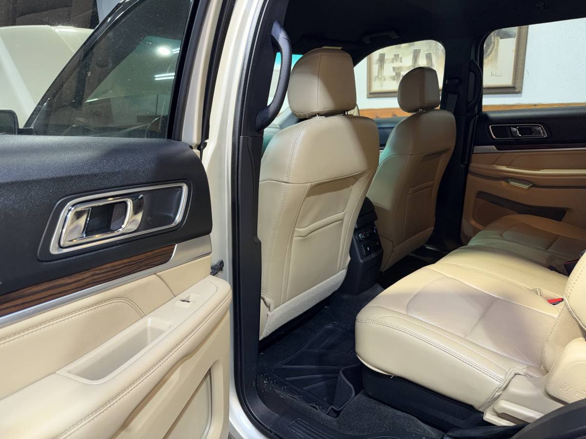 Used 2017 Ford Explorer Limited FWD image 25