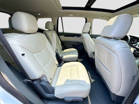 Used 2024 Cadillac XT6 Premium Luxury w/ LPO, Floor Liner Package AWD/4WD image 31