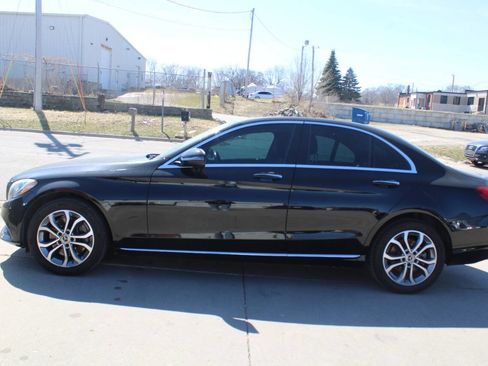 Used 2018 Mercedes-Benz C 300 4MATIC Sedan image 3