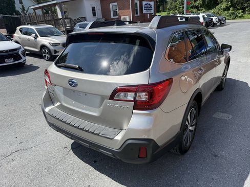 Used 2019 Subaru Outback 2.5i Limited AWD/4WD image 6
