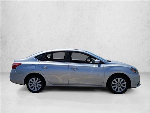 Used 2019 Nissan Sentra S FWD image 3