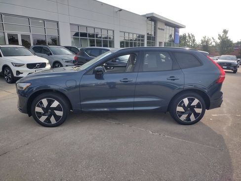 Certified 2025 Volvo XC60 T8 Plus w/ Protection Package Premier image 7