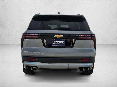 Used 2025 Chevrolet Traverse LT w/ Enhanced Driving Package AWD/4WD image 6
