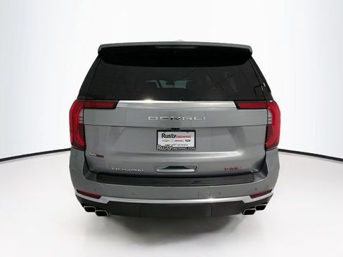 Used 2025 GMC Yukon XL Denali image 6