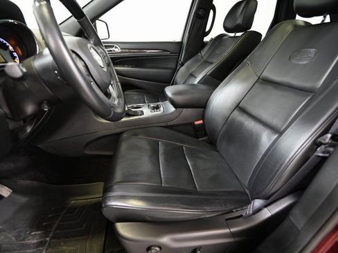 Used 2018 Jeep Grand Cherokee Overland AWD/4WD image 8