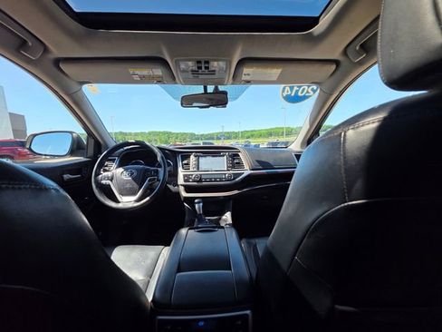 Used 2014 Toyota Highlander Limited Platinum AWD/4WD image 36