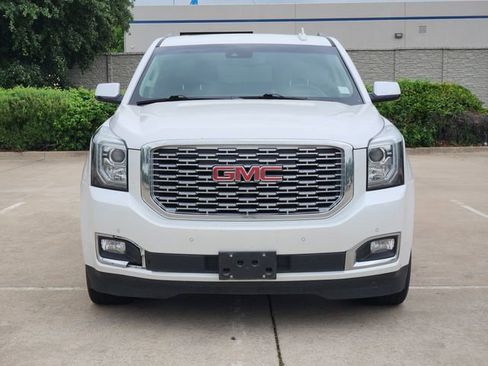Used 2019 GMC Yukon XL Denali w/ Denali Ultimate Package image 2