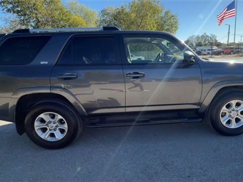 Used 2022 Toyota 4Runner SR5 image 9