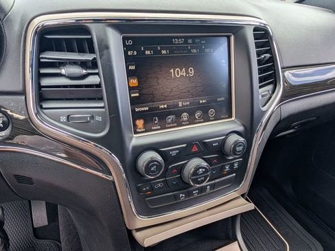 Used 2014 Jeep Grand Cherokee Overland AWD/4WD image 27
