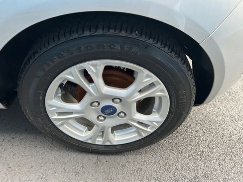 Used 2014 Ford Fiesta SE FWD image 25