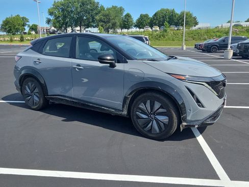 Used 2023 Nissan Ariya AWD/4WD image 2
