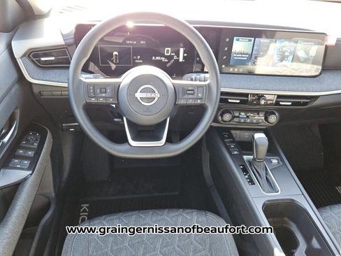 New 2026 Nissan Kicks SV image 5