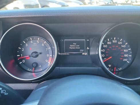 Used 2016 Ford Mustang Shelby GT350 w/ Technology Package image 9