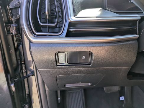 Certified 2025 Kia Sorento S FWD image 31